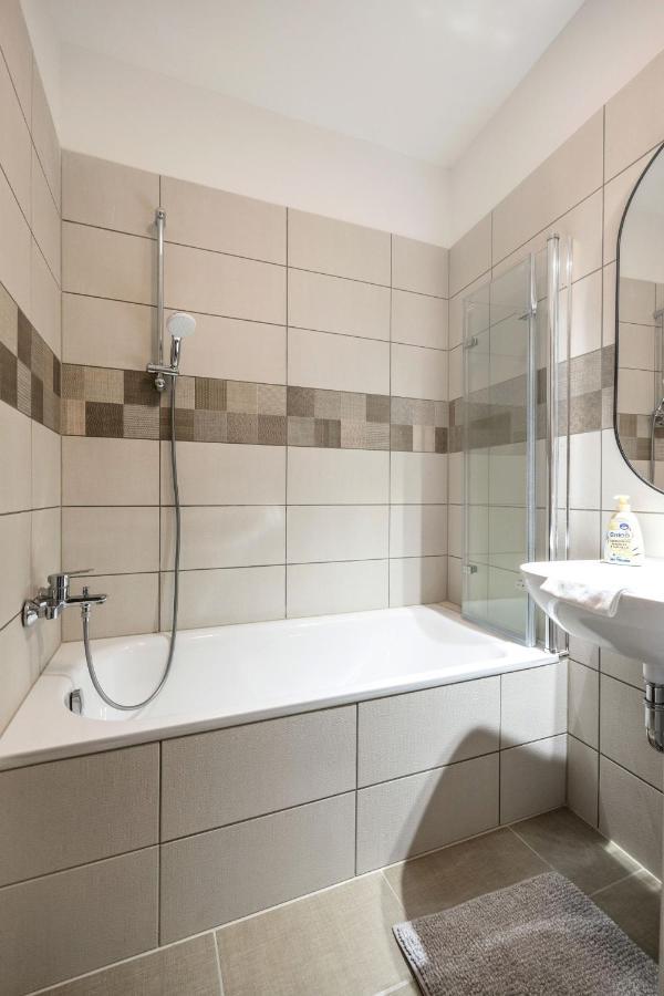 Walnut Tree Apartment بودابست المظهر الخارجي الصورة